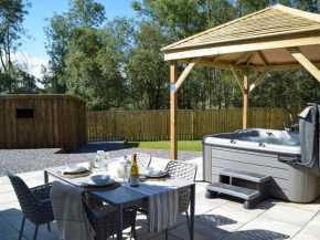 2 Cilwendeg Lodge